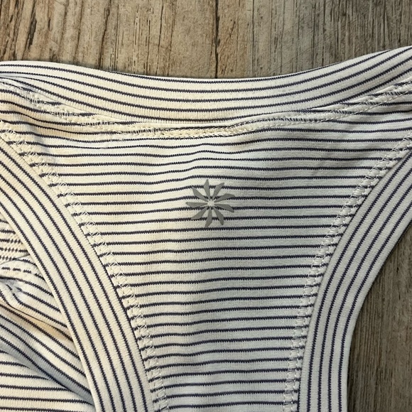 Athleta Stripe Momentum Seamless Tank, size L, like new! - Picture 7 of 7